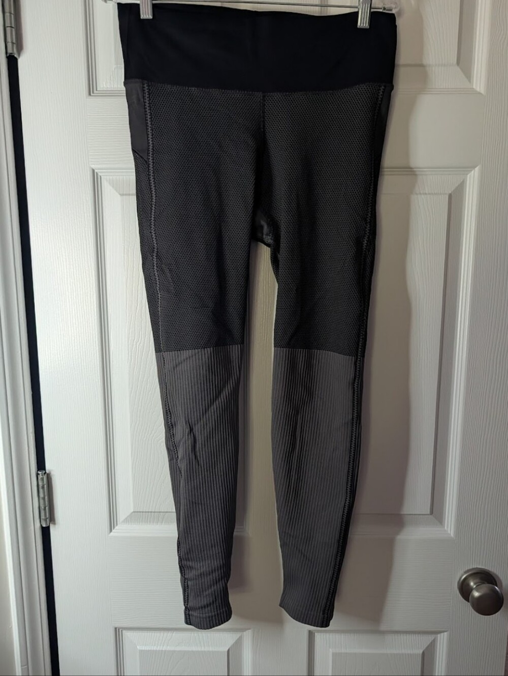 Athleta Women’s Large Black Gray Mesh Colorblock High Rise Workout Leggings